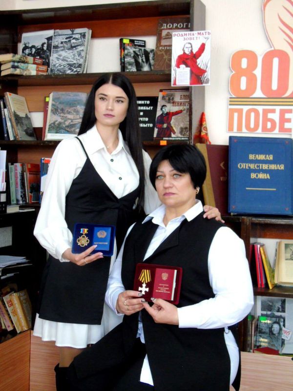 В Славяносербске прошла встреча с жёнами и мамами участников специальной военной операции В Славяносербске прошла встреча с жёнами и мамами участников специальной военной операции