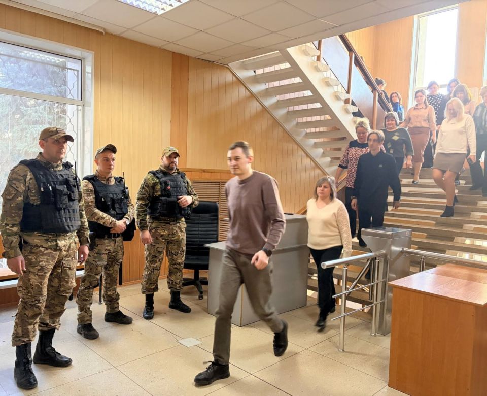 На базе Верховного Суда ЛНР состоялась внеплановая совместная с УФСИН России по ЛНР и ГУ ФССП по ЛНР тренировка по эвакуации судей, государственных гражданских служащих, персонала, посетителей и лиц содержащихся под стражей... На базе Верховного Суда ЛНР состоялась внеплановая совместная с УФСИН России по ЛНР и ГУ ФССП по ЛНР тренировка по эвакуации судей, государственных гражданских служащих, персонала, посетителей и лиц содержащихся под стражей...