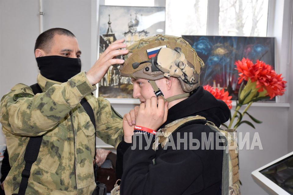 Молодежь из Марковского округа встретилась с военнослужащими Росгвардии Молодежь из Марковского округа встретилась с военнослужащими Росгвардии