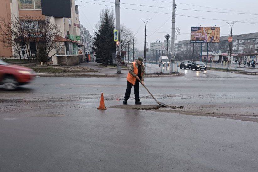 Коммунальными службами проведены работы на территории города Коммунальными службами проведены работы на территории города
