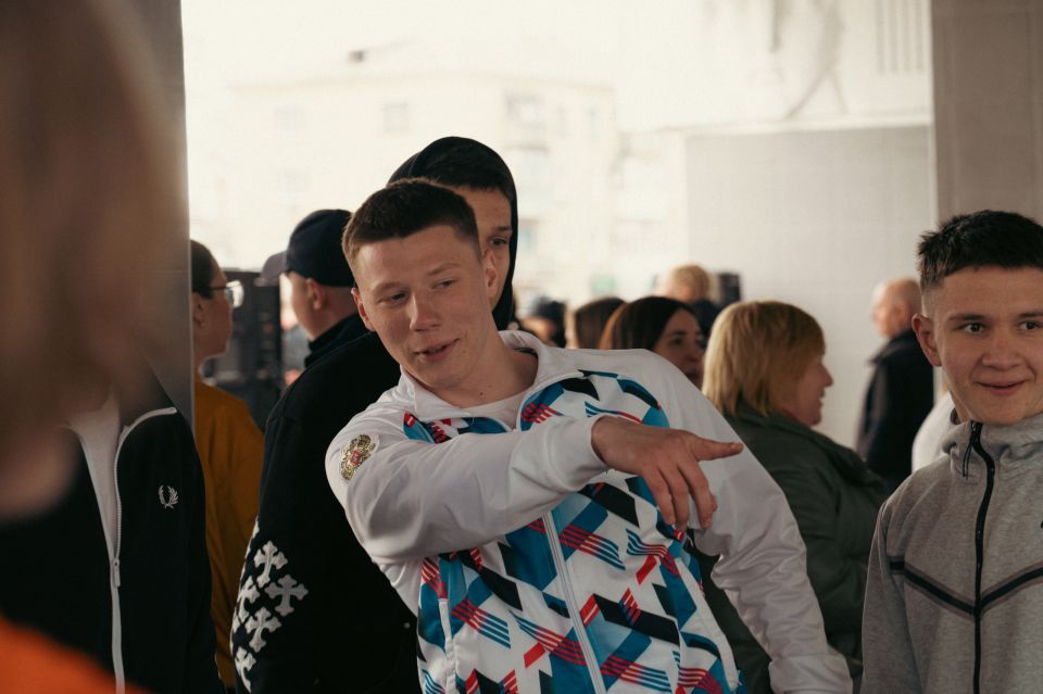 Не перевелись ещё богатыри на земле русской Не перевелись ещё богатыри на земле русской