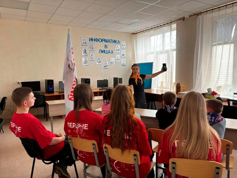Школьники Ставрополья и ЛНР обменялись опытом и представили совместный творческий видеопроект Школьники Ставрополья и ЛНР обменялись опытом и представили совместный творческий видеопроект