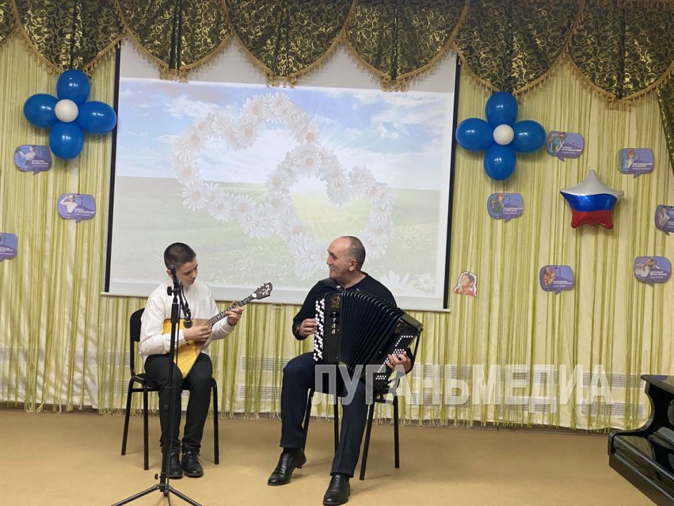 В Меловском округе открылось первичное отделение «Движения первых» на базе школы искусств В Меловском округе открылось первичное отделение «Движения первых» на базе школы искусств