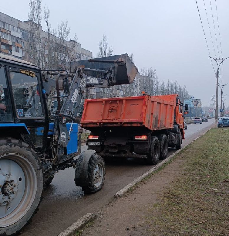 Коммунальными службами проведены работы на территории города Коммунальными службами проведены работы на территории города