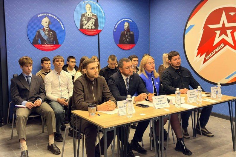Молодёжь Свердловска высказала свое «мнение» в дебатном турнире Молодёжь Свердловска высказала свое «мнение» в дебатном турнире