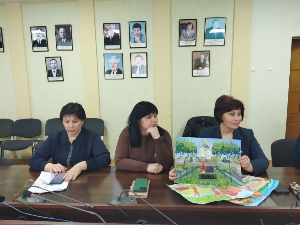 В Администрации городского округа город Ровеньки состоялось заседание муниципальной общественной комиссии по обеспечению реализации муниципальной программы "Формирование современной городской среды" на территории... В Администрации городского округа город Ровеньки состоялось заседание муниципальной общественной комиссии по обеспечению реализации муниципальной программы "Формирование современной городской среды" на территории...