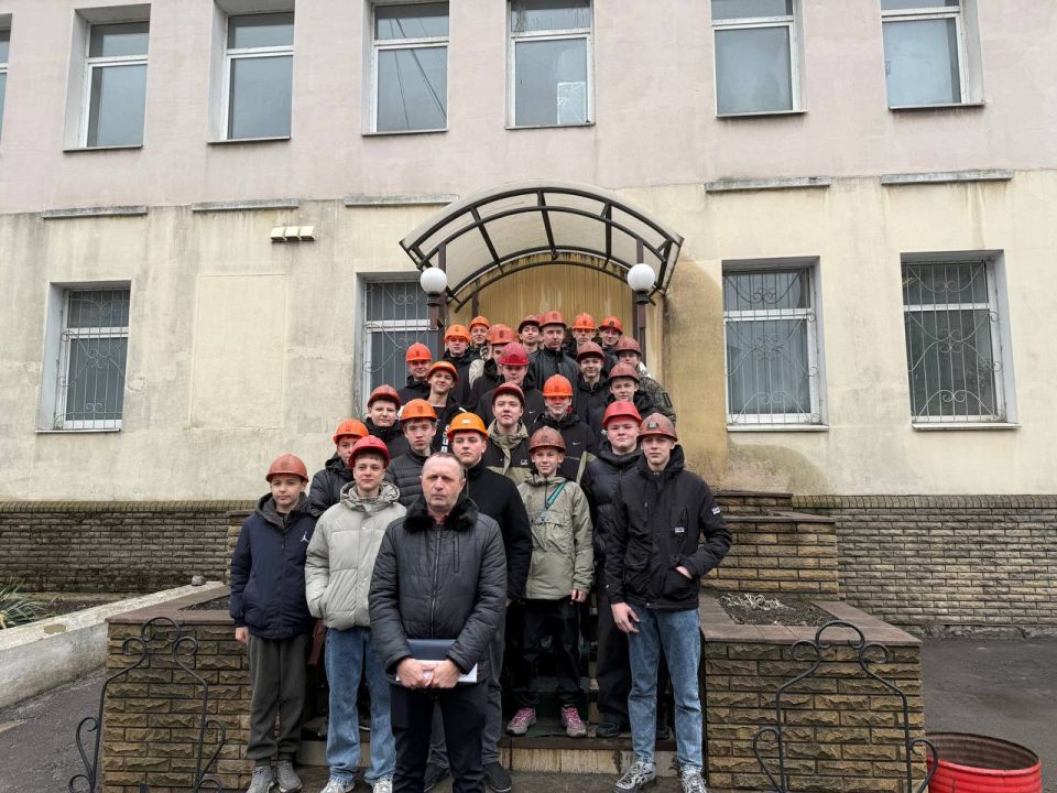 На шахте «Белореченская» прошла увлекательная образовательная экскурсия для учащихся Ясеновской школы № 2 им Д.В.Лазутина На шахте «Белореченская» прошла увлекательная образовательная экскурсия для учащихся Ясеновской школы № 2 им Д.В.Лазутина