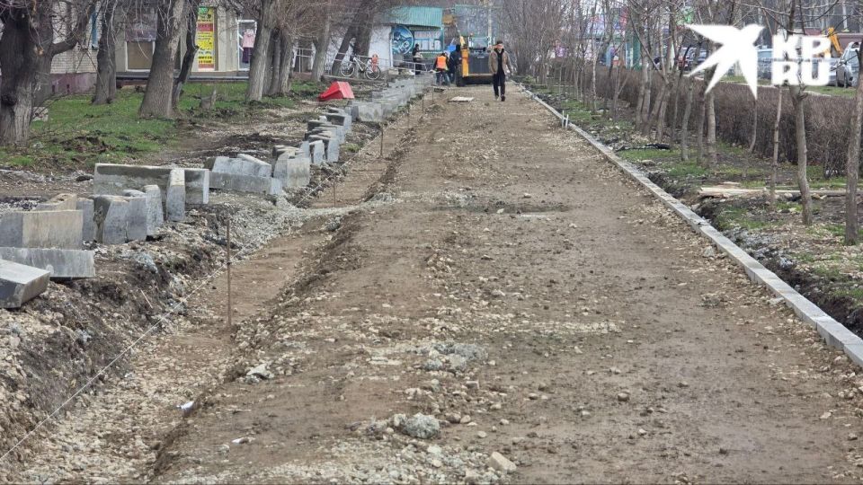 На улице Буденного в Луганске реконструкция идет полным ходом На улице Буденного в Луганске реконструкция идет полным ходом