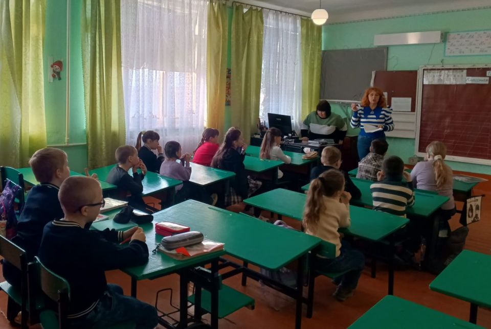 19 марта в Вахрушевском учебно-воспитательном комплексе №1 «Гармония» провели викторину «Знатоки финансовой грамотности», приуроченную ко Дню финансиста 19 марта в Вахрушевском учебно-воспитательном комплексе №1 «Гармония» провели викторину «Знатоки финансовой грамотности», приуроченную ко Дню финансиста