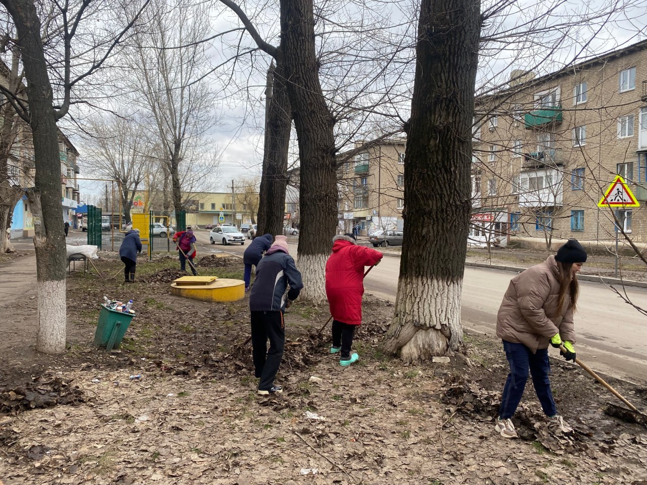 В Суходольске активисты «Единой России» приняли участие в городском субботнике В Суходольске активисты «Единой России» приняли участие в городском субботнике