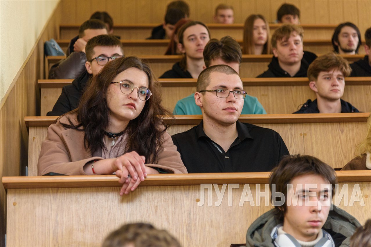 В Луганске презентовали проект «Кибердружина Народного фронта» В Луганске презентовали проект «Кибердружина Народного фронта»