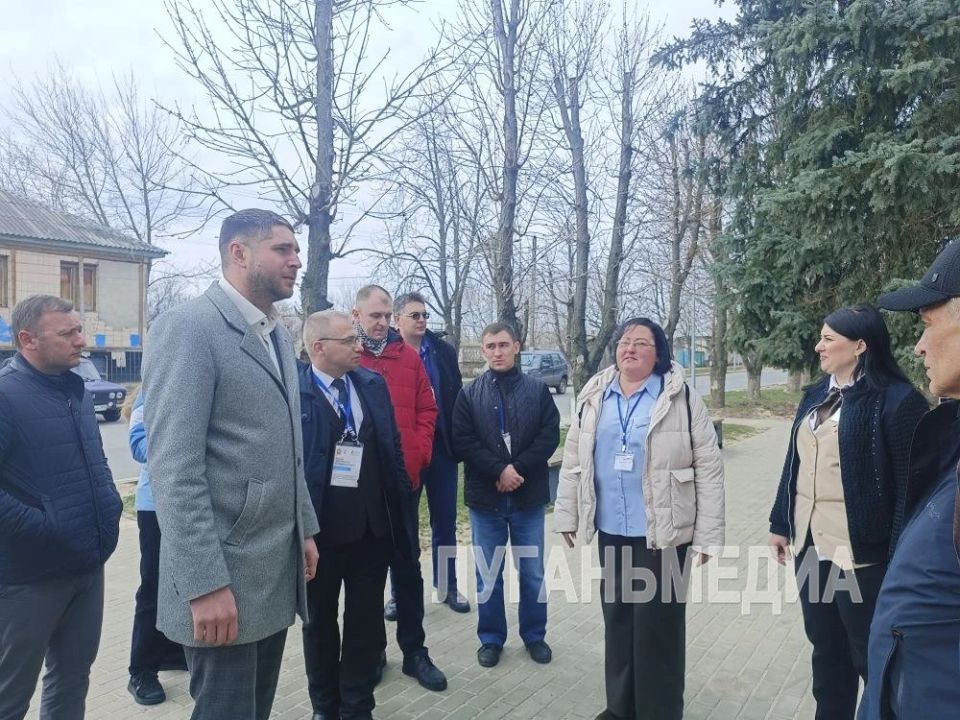 Участники кадровой программы «Герои Луганщины» посетили памятные места Станично-Луганского округа Участники кадровой программы «Герои Луганщины» посетили памятные места Станично-Луганского округа