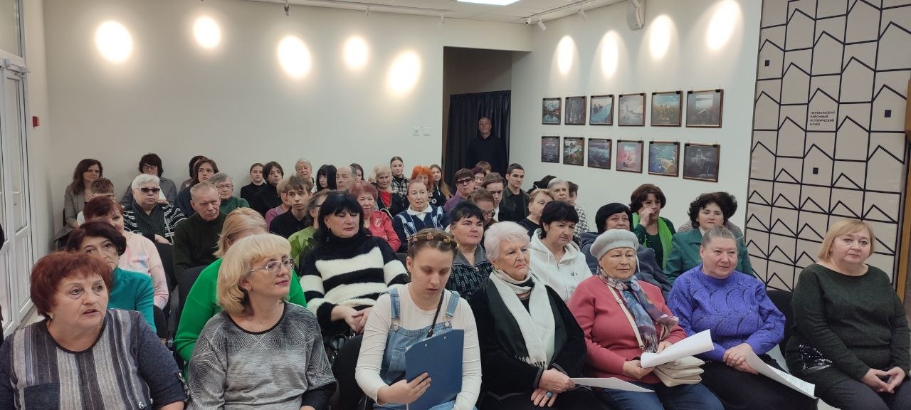 20 марта в Перевальском районном историческом музее ко Дню поэзии состоялась литературно-музыкальная встреча, посвященная творчеству незабвенного Эдуарда Асадова «Поэзия, не подвластная времени» 20 марта в Перевальском районном историческом музее ко Дню поэзии состоялась литературно-музыкальная встреча, посвященная творчеству незабвенного Эдуарда Асадова «Поэзия, не подвластная времени»