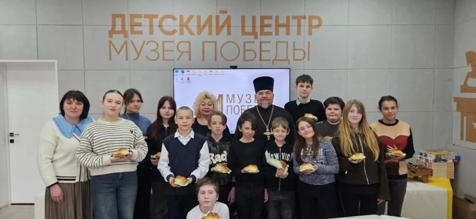 В Детском Центре «Музея Победы» Культурно досугового центра города Алчевска провели мероприятие, посвященное Дню памяти "Сорок воинов Отечества небесного" В Детском Центре «Музея Победы» Культурно досугового центра города Алчевска провели мероприятие, посвященное Дню памяти "Сорок воинов Отечества небесного"