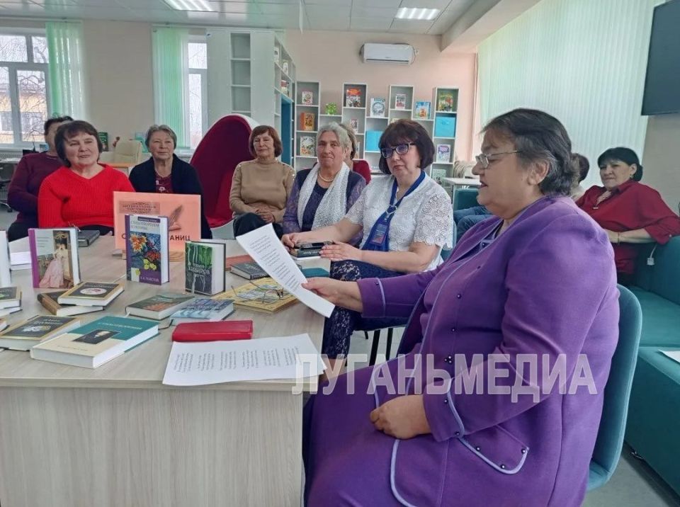 В Марковской централизованной библиотечной системе прошла встреча, посвященная Всемирному дню поэзии В Марковской централизованной библиотечной системе прошла встреча, посвященная Всемирному дню поэзии