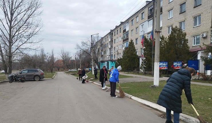 Объединяем усилия: первые весенние субботники в населенных пунктах Краснодонского округа Объединяем усилия: первые весенние субботники в населенных пунктах Краснодонского округа