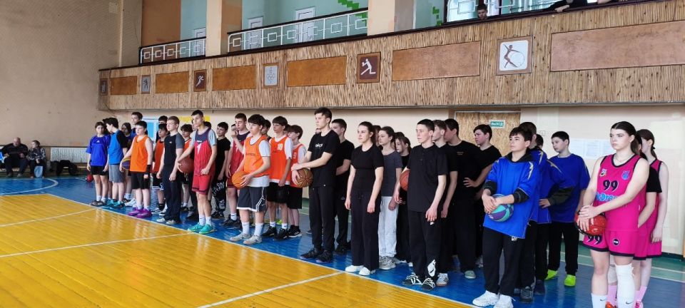 Сегодня на базе МБУ «Спортивный комплексАнтрацит» состоялось масштабное физкультурное мероприятие по баскетболу «33», посвящённое знаменательному событию — выходу человека в открытый космос Сегодня на базе МБУ «Спортивный комплексАнтрацит» состоялось масштабное физкультурное мероприятие по баскетболу «33», посвящённое знаменательному событию — выходу человека в открытый космос