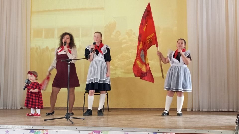 «Крепкая семья»: В Луганске прошел пятый фестиваль семейного творчества «Талантливая семья» «Крепкая семья»: В Луганске прошел пятый фестиваль семейного творчества «Талантливая семья»