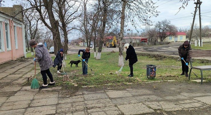 Объединяем усилия: первые весенние субботники в населенных пунктах Краснодонского округа Объединяем усилия: первые весенние субботники в населенных пунктах Краснодонского округа