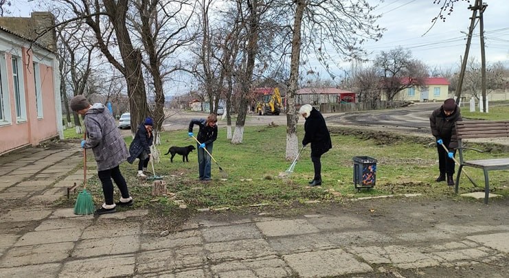 Объединяем усилия: первые весенние субботники в населенных пунктах Краснодонского округа Объединяем усилия: первые весенние субботники в населенных пунктах Краснодонского округа