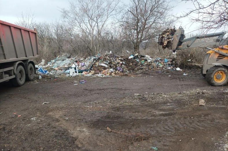 В Свердловском округе стартовал весенний этап уборки: ликвидируются свалки и ведется обрезка деревьев В Свердловском округе стартовал весенний этап уборки: ликвидируются свалки и ведется обрезка деревьев
