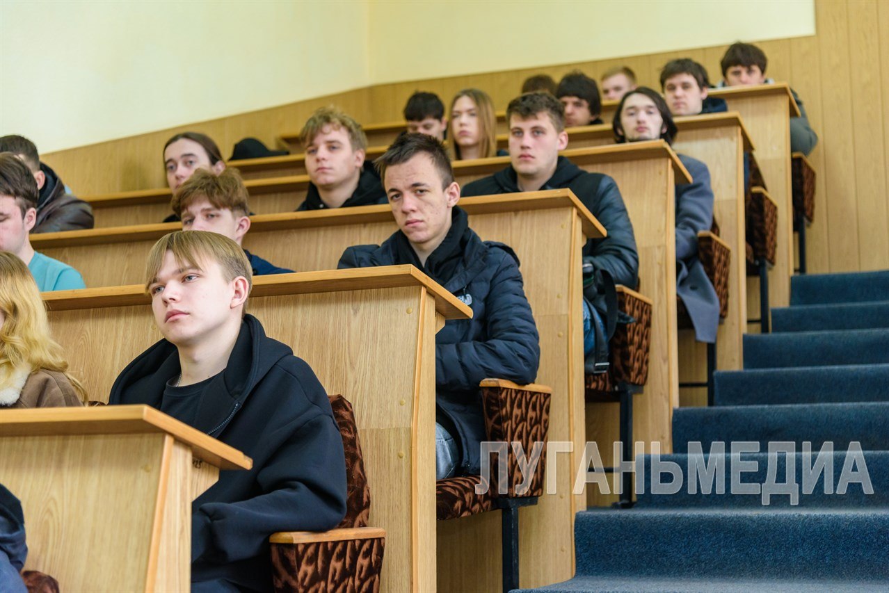 В Луганске презентовали проект «Кибердружина Народного фронта» В Луганске презентовали проект «Кибердружина Народного фронта»