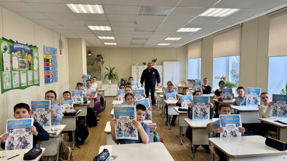 Весенние каникулы без забот: встречи школьников с дорожными полицейскими! Весенние каникулы без забот: встречи школьников с дорожными полицейскими!