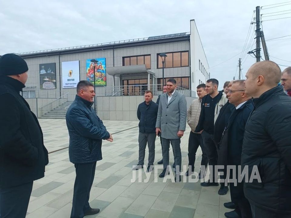 Участники кадровой программы «Герои Луганщины» посетили памятные места Станично-Луганского округа Участники кадровой программы «Герои Луганщины» посетили памятные места Станично-Луганского округа