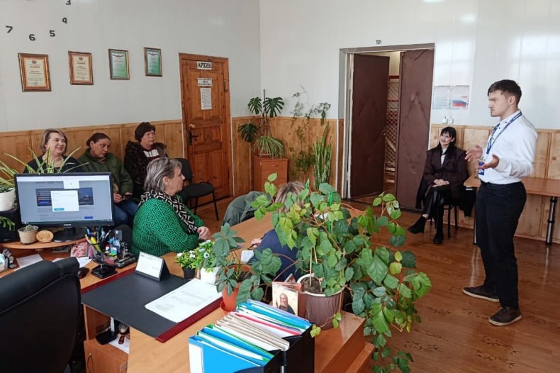 В пгт Шахтерский прошла встреча с представителями ПАО «Банк ПСБ» В пгт Шахтерский прошла встреча с представителями ПАО «Банк ПСБ»
