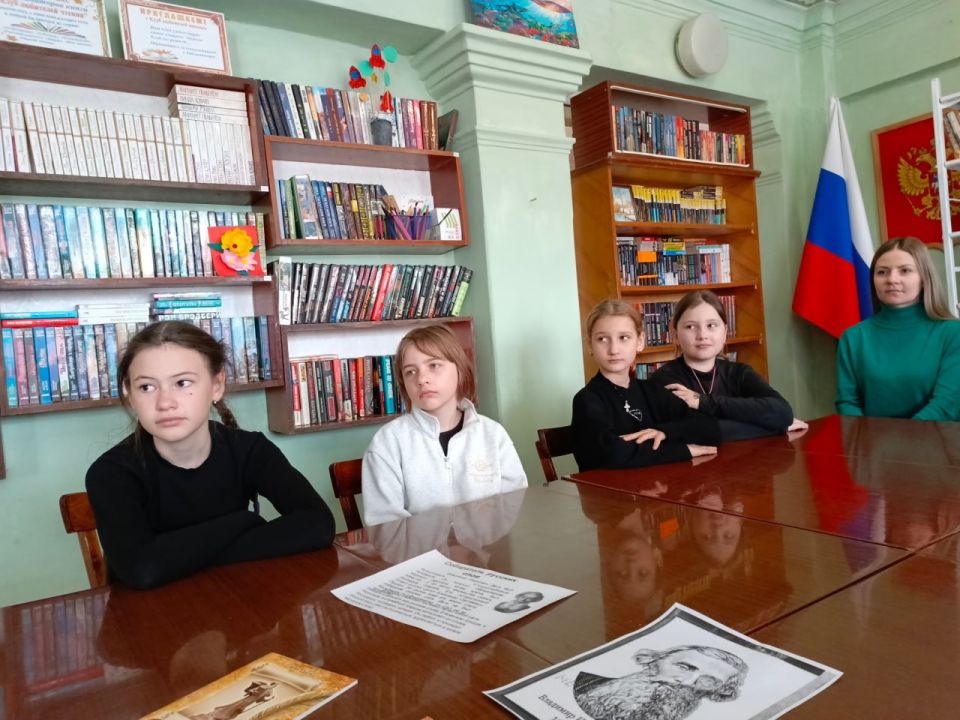 Владимир Иванович Даль — выдающийся лексикограф, писатель, этнограф и неутомимый собиратель народного творчества, чьё имя навсегда вписано в историю отечественной культуры Владимир Иванович Даль — выдающийся лексикограф, писатель, этнограф и неутомимый собиратель народного творчества, чьё имя навсегда вписано в историю отечественной культуры