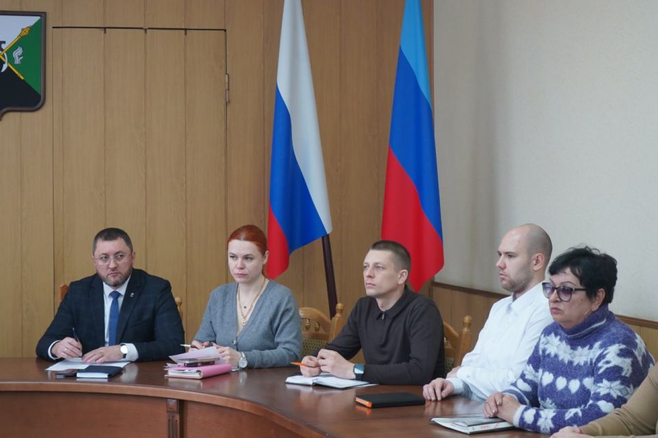 Провели очередную встречу с 3 семьями погибших участников СВО, цель которой – наладить прямой диалог и оказать практическую помощь Провели очередную встречу с 3 семьями погибших участников СВО, цель которой – наладить прямой диалог и оказать практическую помощь