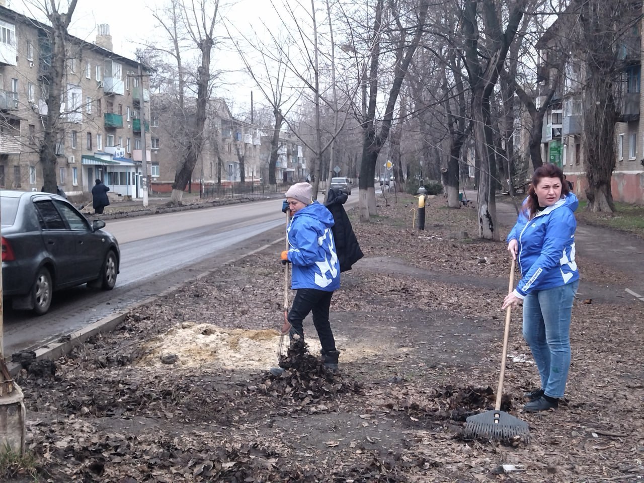 В Суходольске активисты «Единой России» приняли участие в городском субботнике
