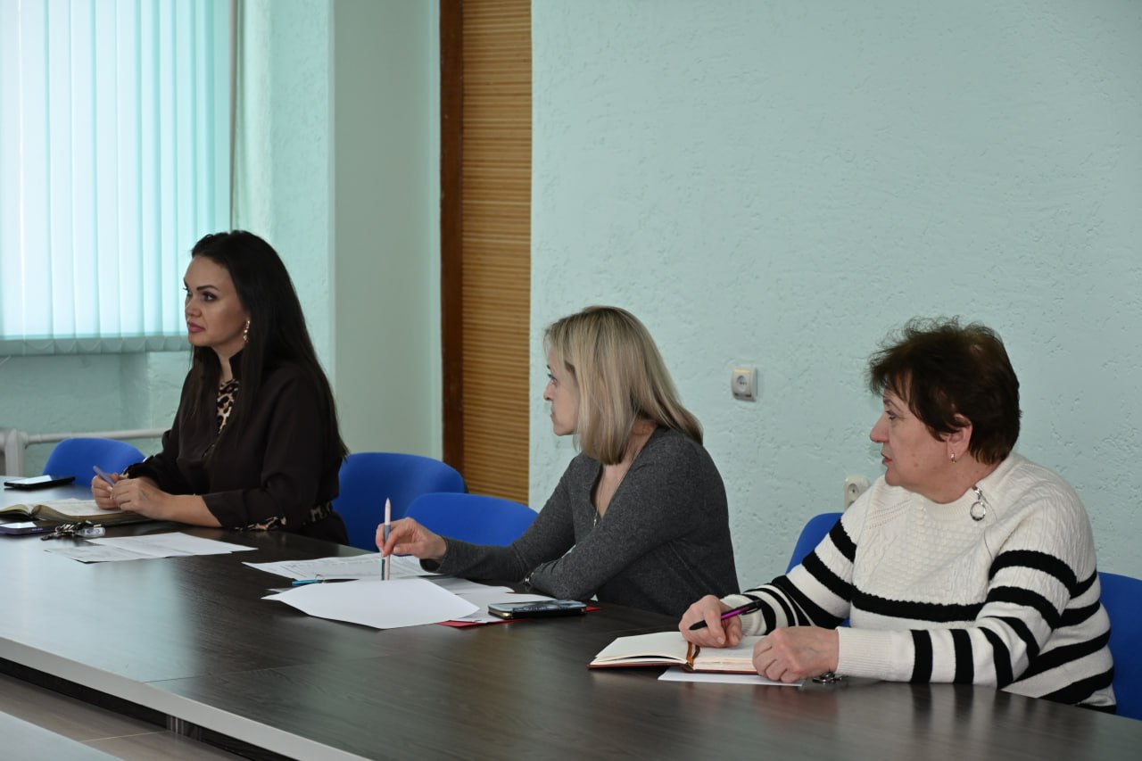 В Брянке продолжаются рейды по выявлению нелегальной занятости: очередная проверка прошла в Завадске В Брянке продолжаются рейды по выявлению нелегальной занятости: очередная проверка прошла в Завадске