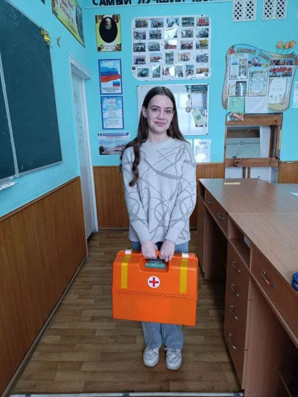 Медики подстанции скорой помощи г. Счастье провели встречу со старшеклассниками Медики подстанции скорой помощи г. Счастье провели встречу со старшеклассниками