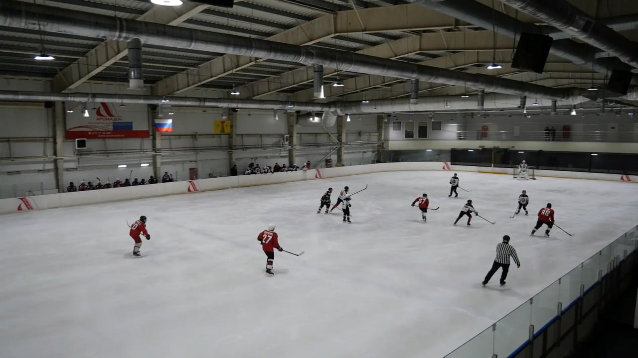 Сегодня в Луганске открылись соревнования Кубка по хоккею с шайбой Сегодня в Луганске открылись соревнования Кубка по хоккею с шайбой