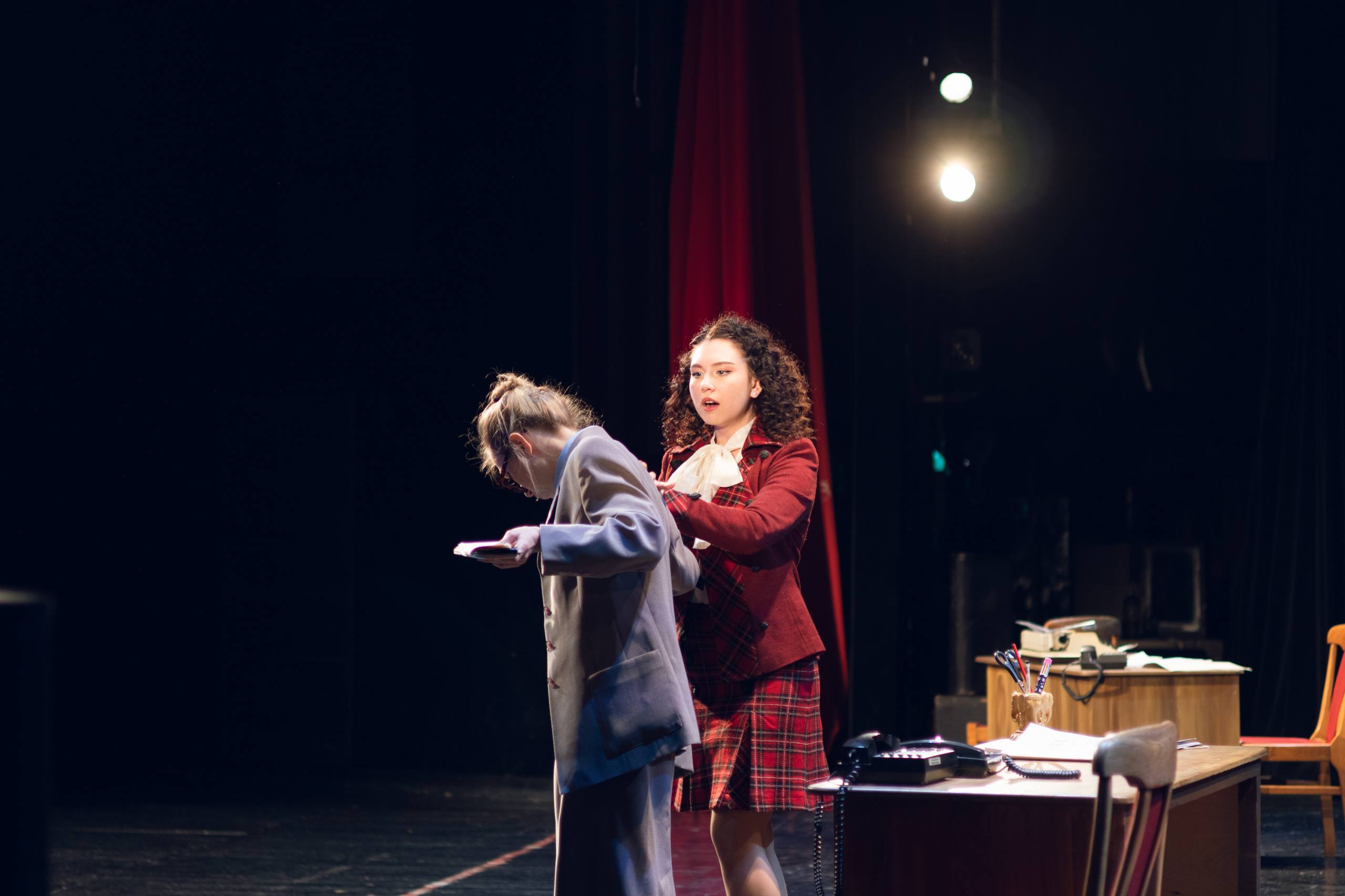 С успехом состоялась премьера в Театре Луспекаева С успехом состоялась премьера в Театре Луспекаева