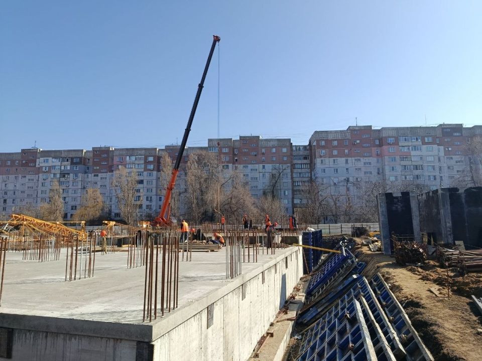 Строительство нового жилья в Луганске продолжает набирать обороты Строительство нового жилья в Луганске продолжает набирать обороты