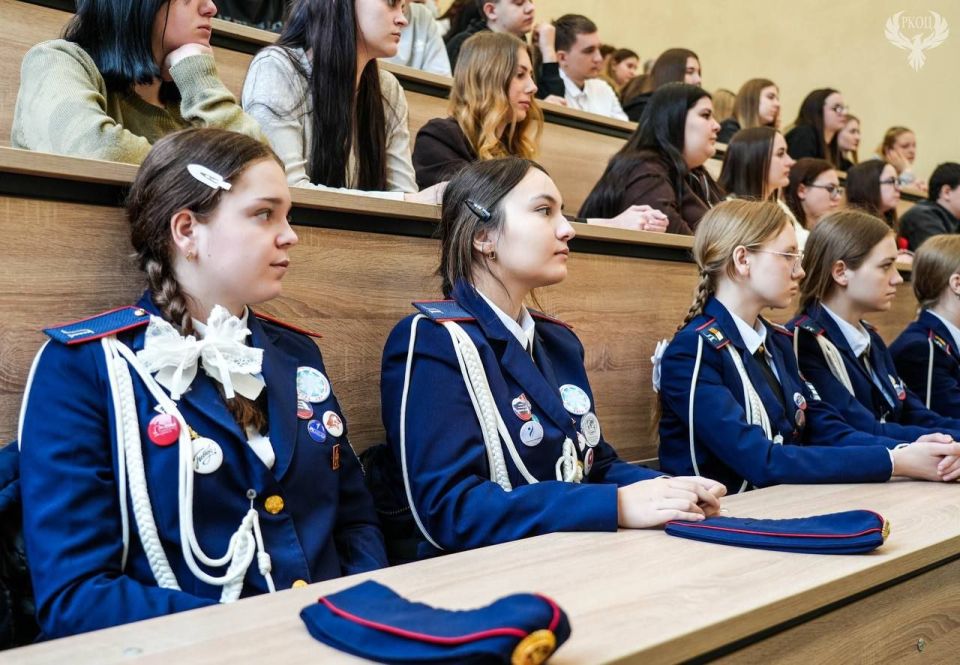 Ценности, единство, будущее: в ЛГУ им. В. Даля обсудили защиту Отечества Ценности, единство, будущее: в ЛГУ им. В. Даля обсудили защиту Отечества