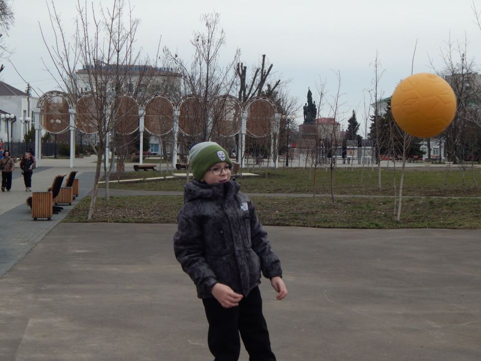 В Краснодонском городском парке состоялась развлекательная программа для детей В Краснодонском городском парке состоялась развлекательная программа для детей