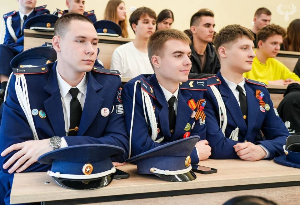 Ценности, единство, будущее: в ЛГУ им. В. Даля обсудили защиту Отечества Ценности, единство, будущее: в ЛГУ им. В. Даля обсудили защиту Отечества
