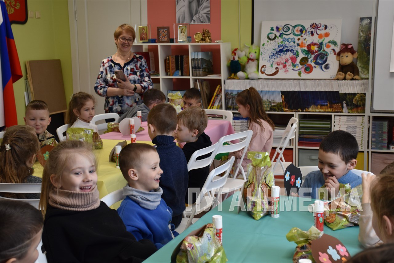 В Музее истории города Первомайска дошколят познакомили с особенностями быта русских крестьян