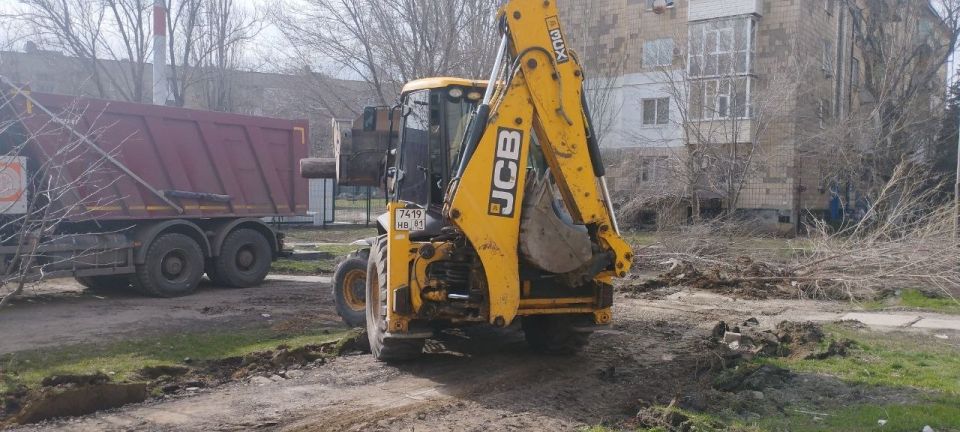 Сергей Козенко: В Краснодоне в рамках реализации муниципального контракта продолжаются работы по обновлению дорожной инфраструктуры Сергей Козенко: В Краснодоне в рамках реализации муниципального контракта продолжаются работы по обновлению дорожной инфраструктуры