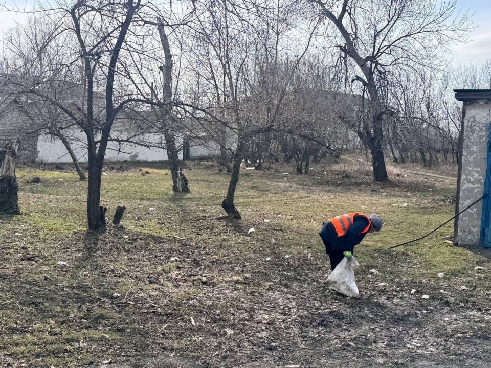 Андрей Рубанцов: В Ровеньках продолжается весенняя уборка городского округа Андрей Рубанцов: В Ровеньках продолжается весенняя уборка городского округа