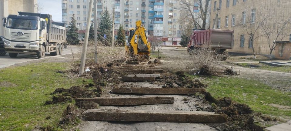 Сергей Козенко: В Краснодоне в рамках реализации муниципального контракта продолжаются работы по обновлению дорожной инфраструктуры Сергей Козенко: В Краснодоне в рамках реализации муниципального контракта продолжаются работы по обновлению дорожной инфраструктуры