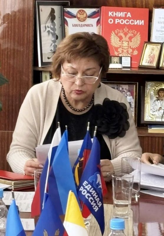 В Совете Антрацитовского муниципального округа состоялось заседание постоянных комиссий, на котором были рассмотрены вопросы в соответствии с утвержденной повесткой дня В Совете Антрацитовского муниципального округа состоялось заседание постоянных комиссий, на котором были рассмотрены вопросы в соответствии с утвержденной повесткой дня