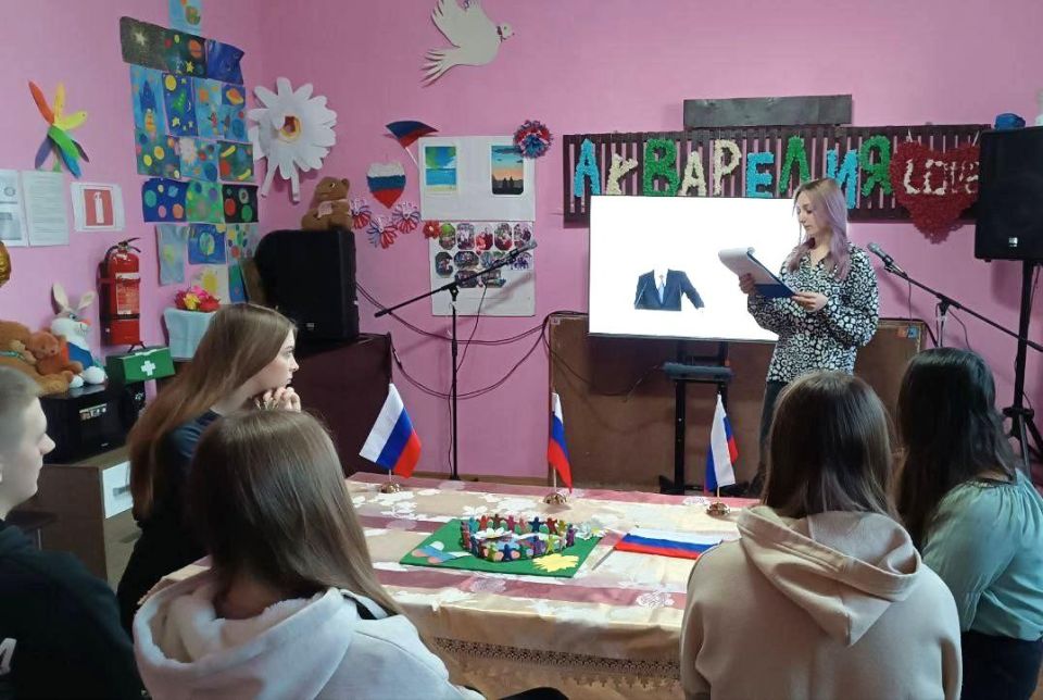 Победовский сельский клуб и библиотека провели познавательную встречу о воссоединении Крыма с Россией Победовский сельский клуб и библиотека провели познавательную встречу о воссоединении Крыма с Россией