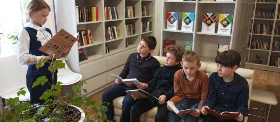 Стихи, что сражаются: в Новоайдаре поговорили о поэзии СВО Стихи, что сражаются: в Новоайдаре поговорили о поэзии СВО