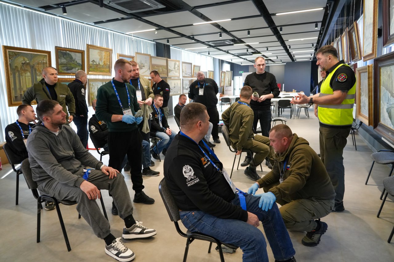 Участники проекта «Герои Луганщины» прошли курс по оказанию первой помощи при ДТП Участники проекта «Герои Луганщины» прошли курс по оказанию первой помощи при ДТП