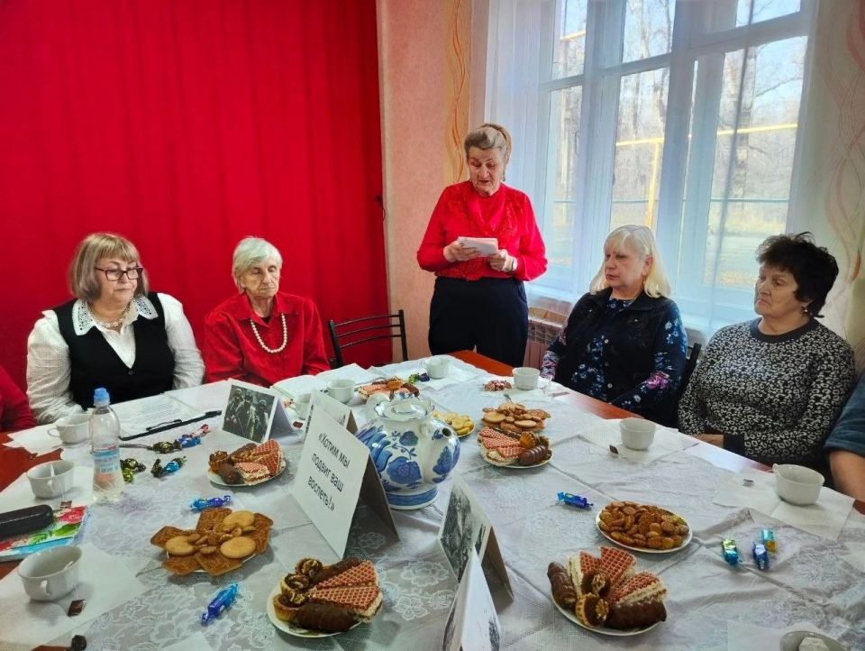 "Хотим мы подвиг Ваш воспеть": Встреча поколений в социально-реабилитационном отделении "Хотим мы подвиг Ваш воспеть": Встреча поколений в социально-реабилитационном отделении