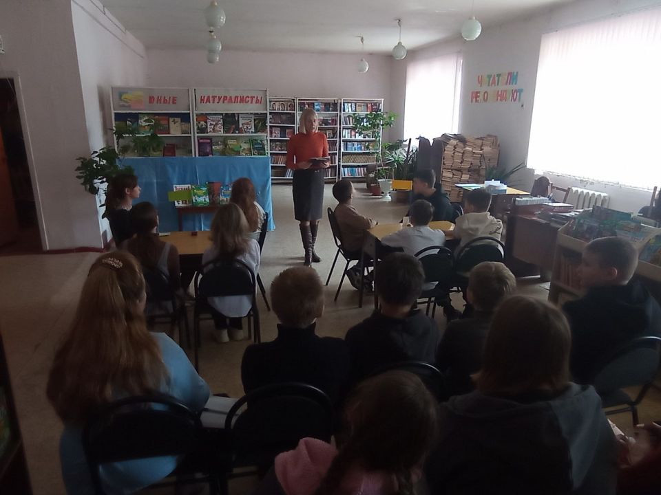 В Кировской детской библиотеке состоялась эко - игра «Юные натуралисты», приуроченная к Международному дню леса В Кировской детской библиотеке состоялась эко - игра «Юные натуралисты», приуроченная к Международному дню леса